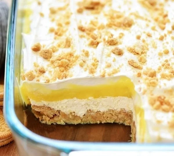 Delicious Heavenly Oreo Lemon Dessert with creamy layers and crushed Oreos.